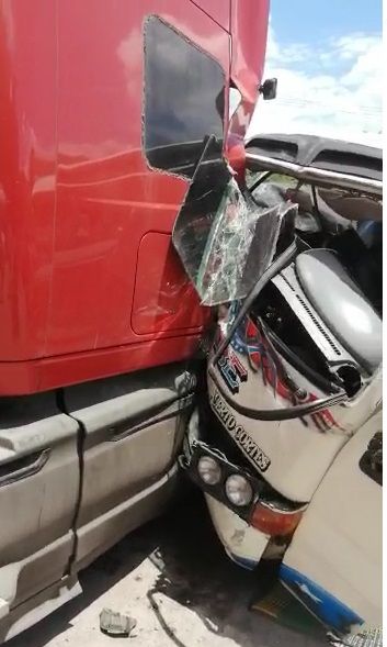 Una docena de heridos en accidente vial