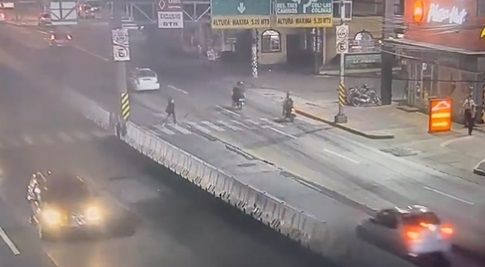 ¡La atropella y se da a la fuga!