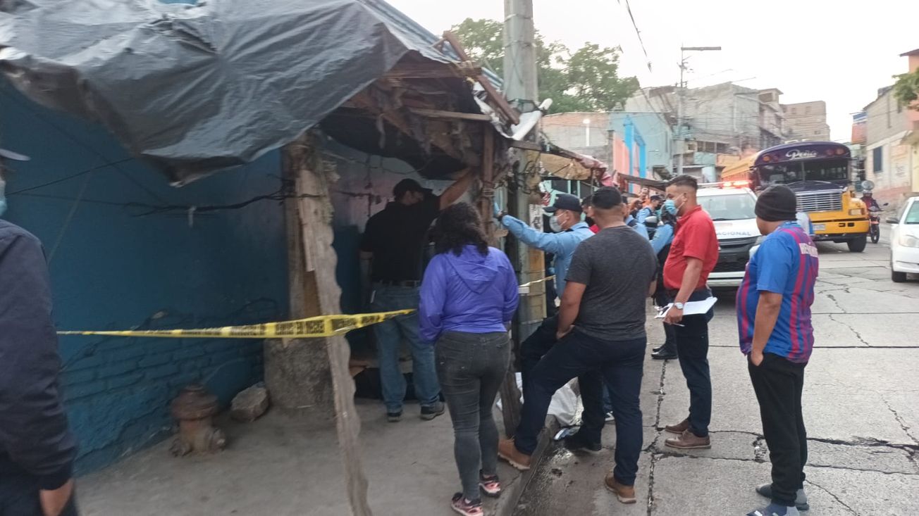 Hombre muere por supuesta intoxicación alcohólica