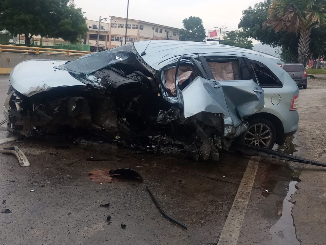 Un herido en brutal choque