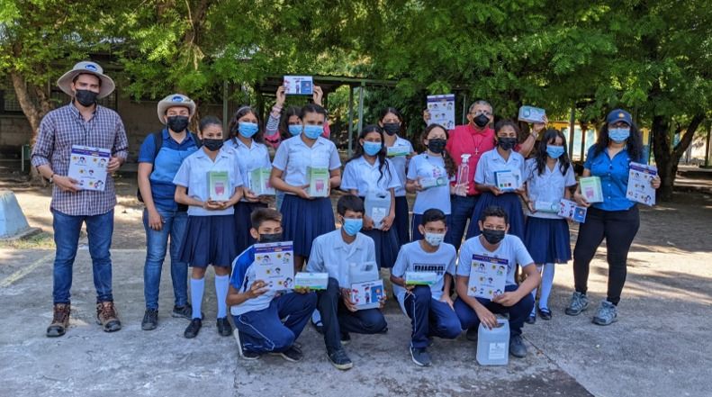 Niños regresan a clases gracias a proyecto impulsado por Fyffes y Grupo Sol