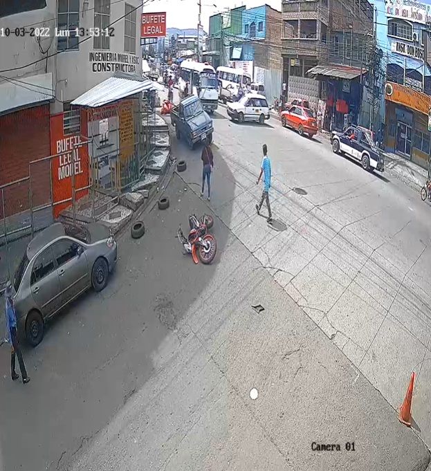 Cámara capta aparatoso accidente vial