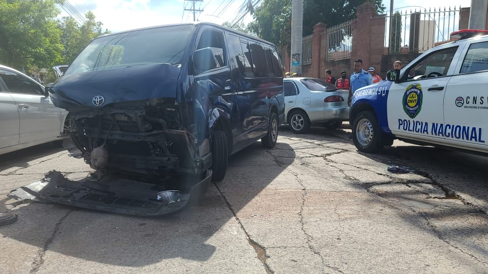Dos personas heridas en accidente vial
