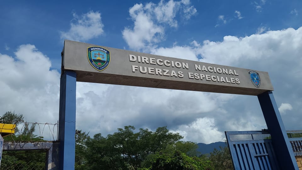 Agente policial habría muerto mientras realizaba prueba física