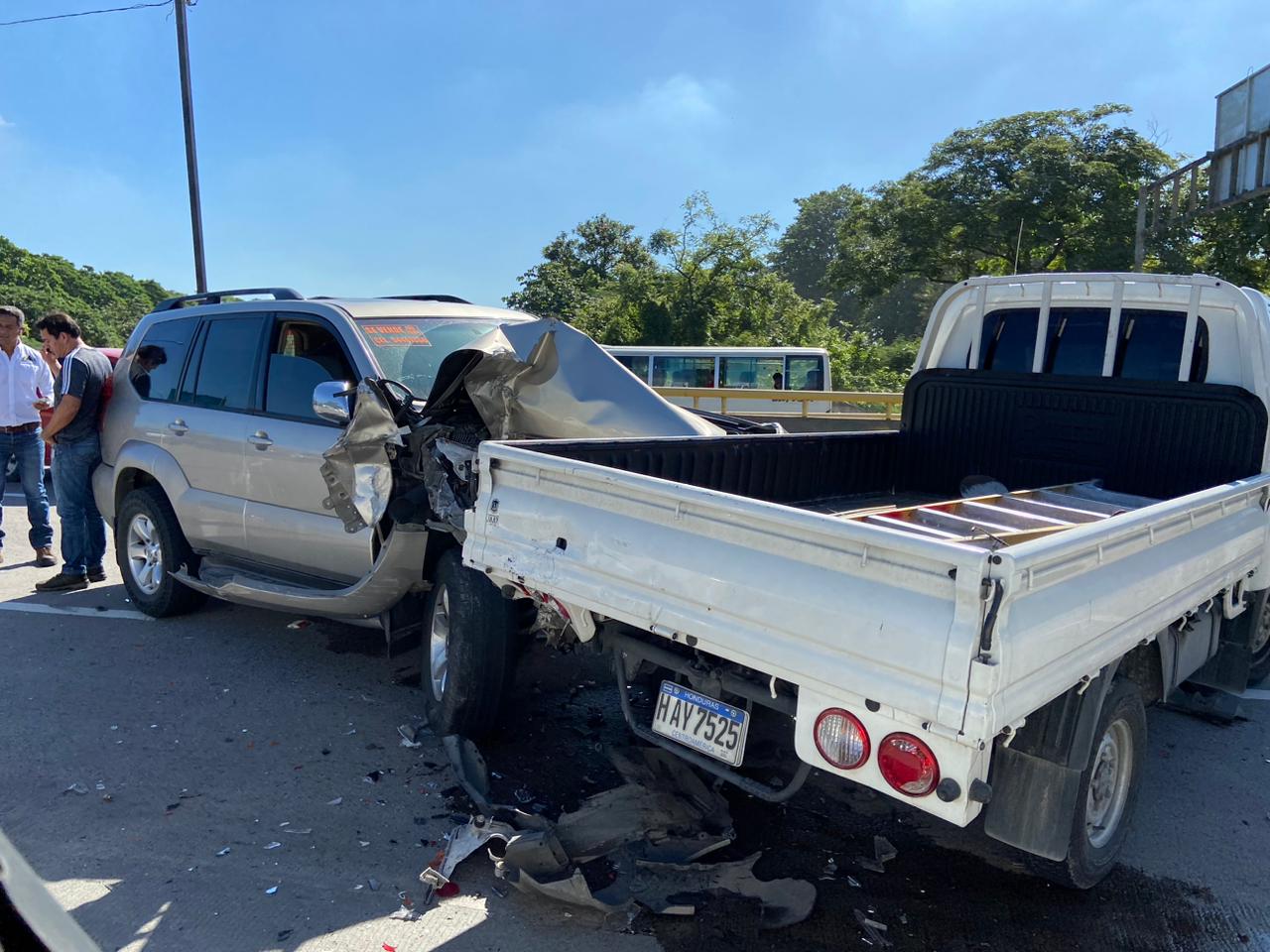 Aparatoso choque en bulevar del norte