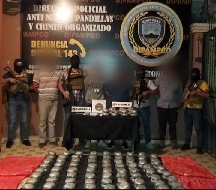 Capturan a cuatro hombres con cargamento de droga