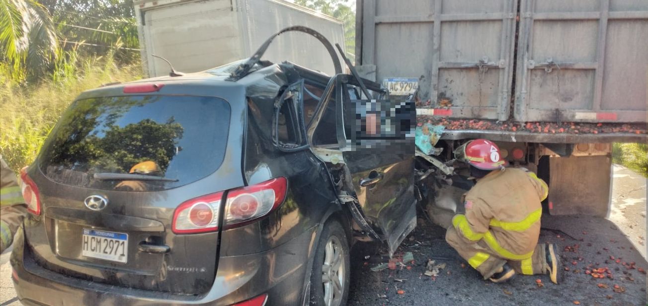 ¡FATAL! Cuatro personas muertas en accidente vial