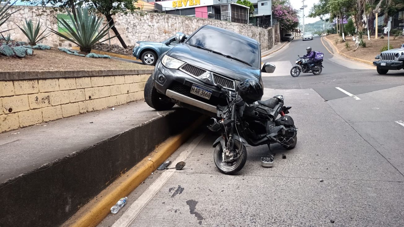Fémina herida en accidente de tránsito