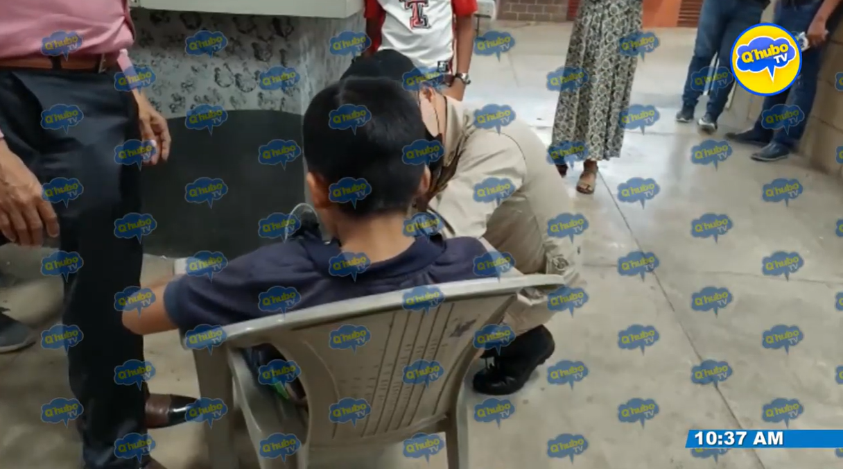 Intentan secuéstralo y niño se lanza de carro