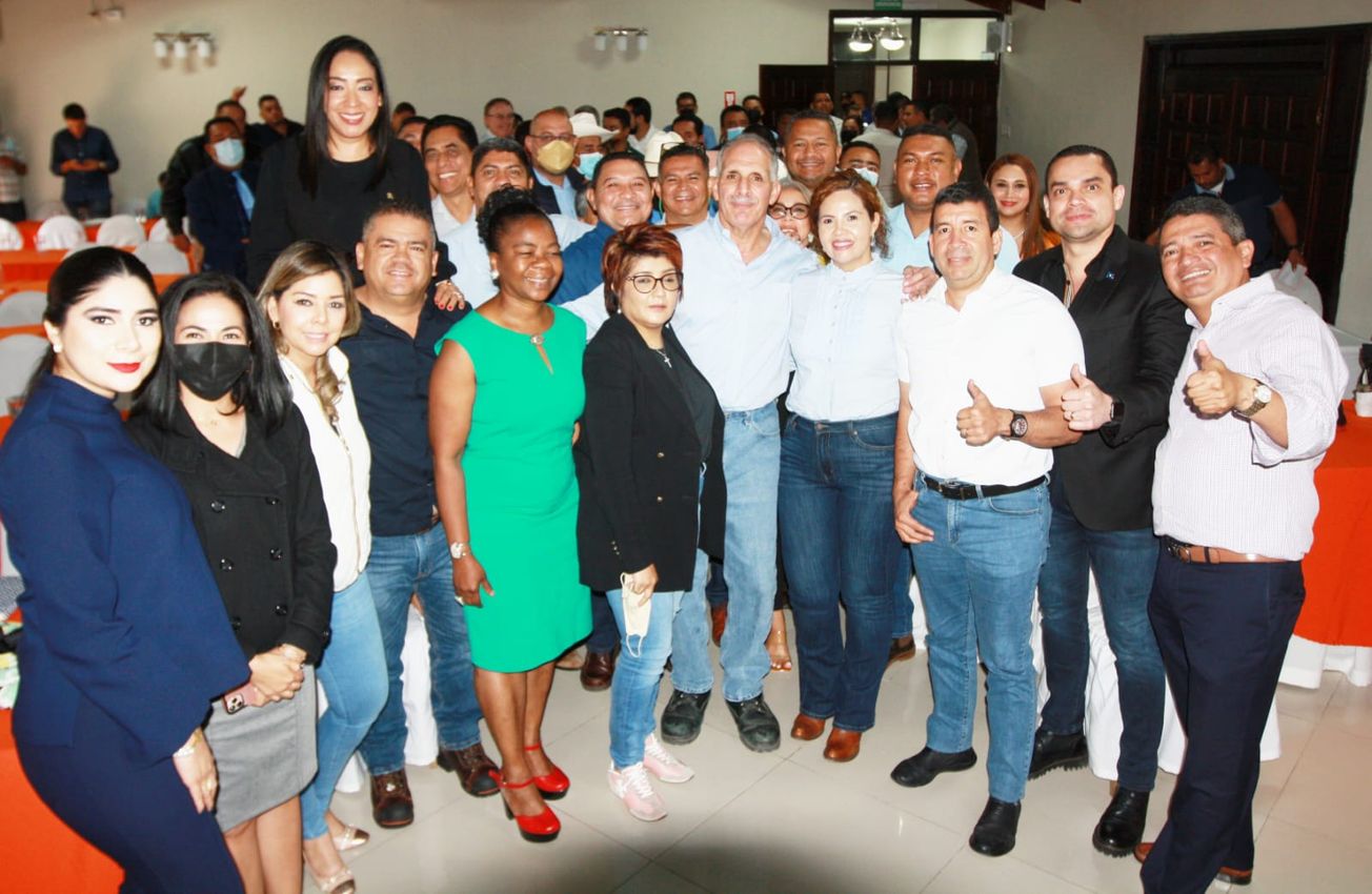 "Papi a la Orden" se reúne con alcaldes y diputados nacionalistas