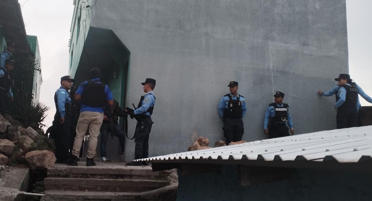 Capturan a supuestos pandilleros en fuertes allanamientos