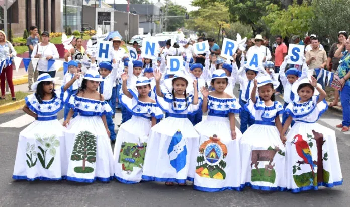 Educación: Desfiles Patrios pasan a llamarse Movilizaciones Refundaciones