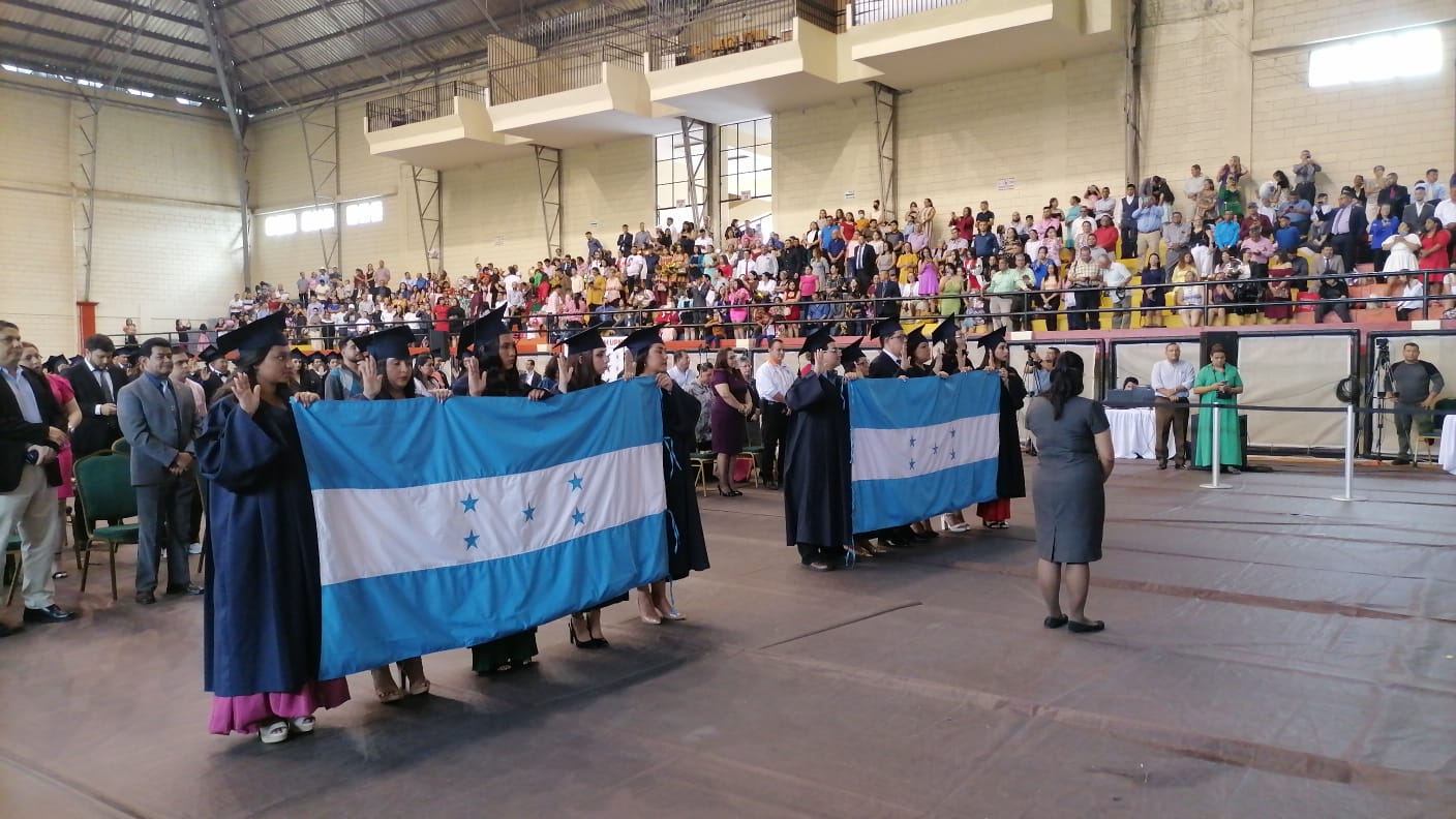 UPNFM GRADÚA MÁS DE 140 PROFESIONALES