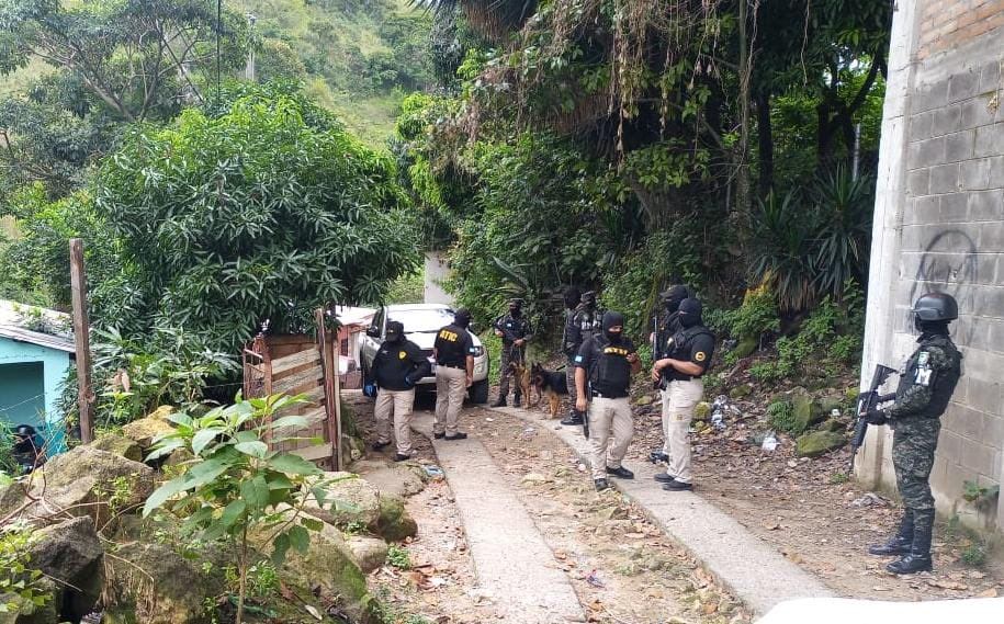 Fiscalía de Delitos Contra la Vida y ATIC ejecutan allanamiento para esclarecer crimen en Tegucigalpa
