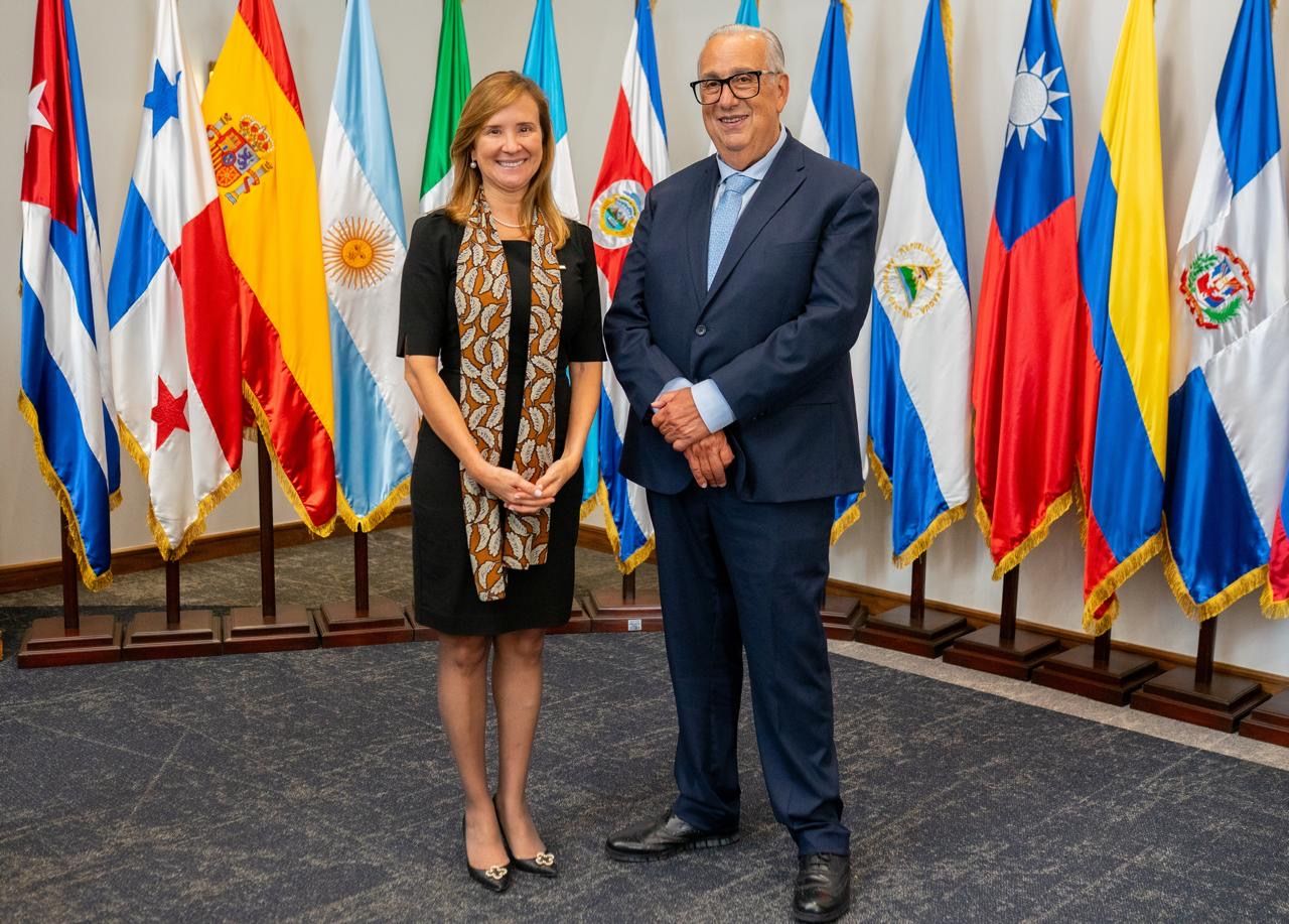 BCIE rinde homenaje a su expresidente ejecutivo, Federico Álvarez Fernández