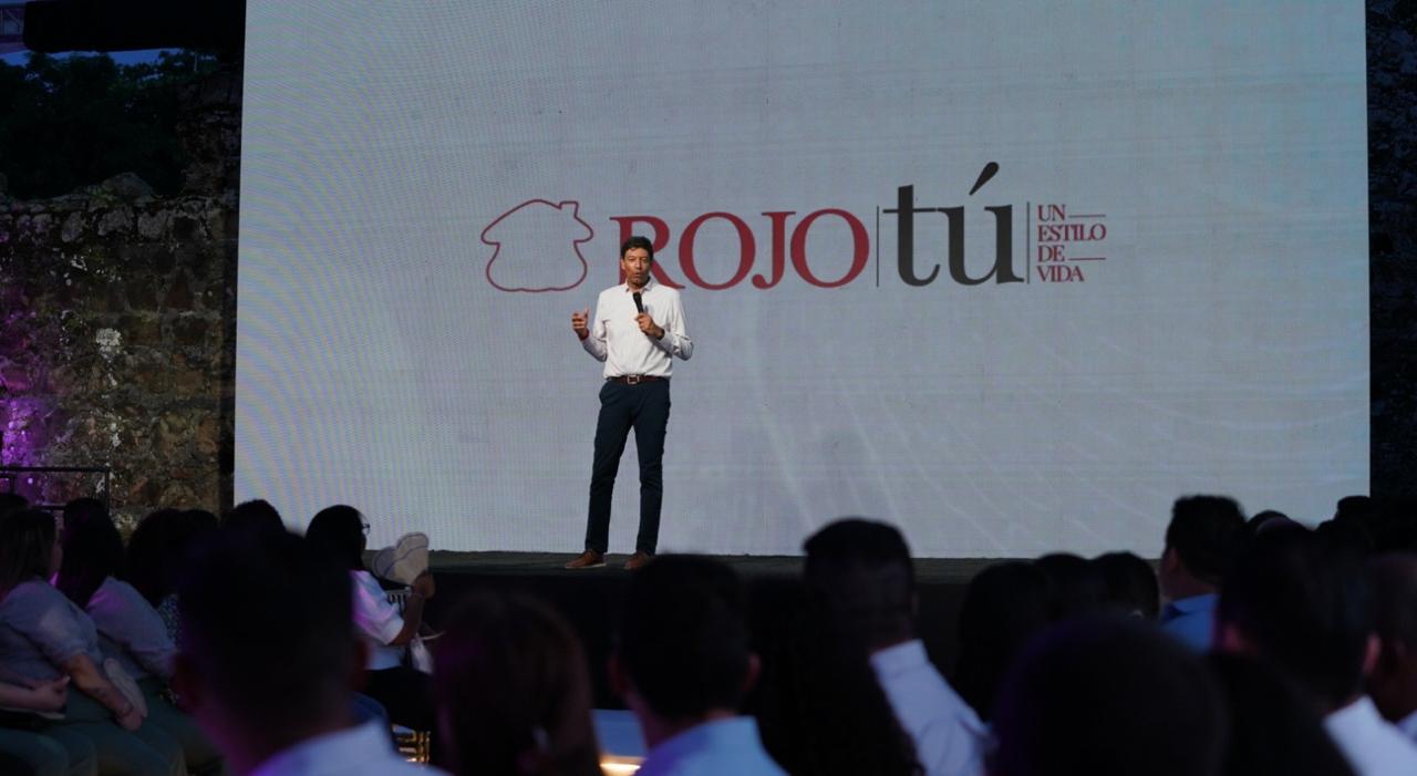 Desde Panamá, Davivienda presenta RojoTú: moda, tecnología y sostenibilidad con talento latinoamericano y mirada global