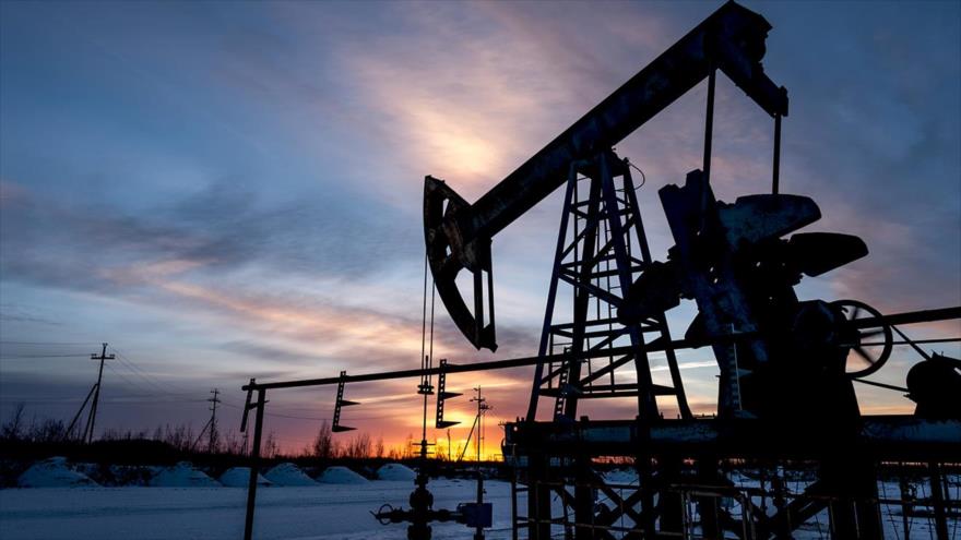 Cae el petróleo y se cotiza debajo de cero por primera vez en la historia.