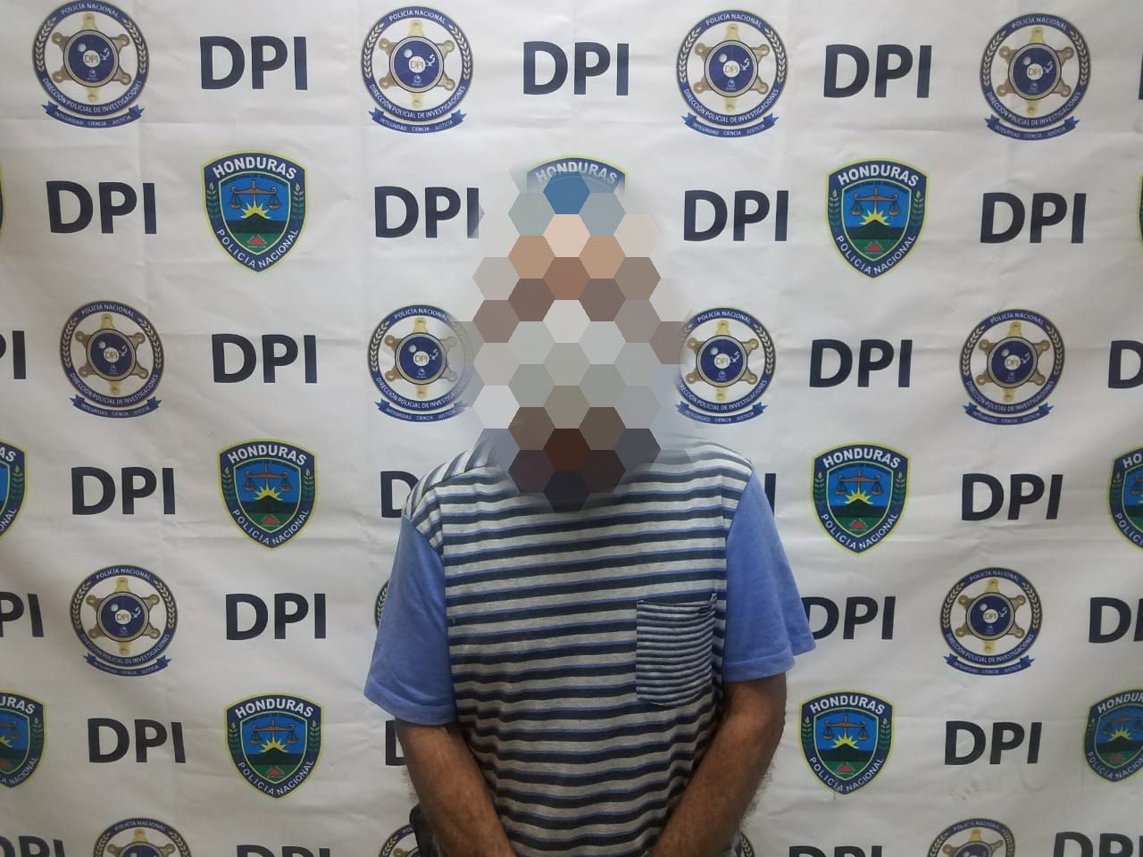 ¡Cae abuelo con varios envoltorios de marihuana!