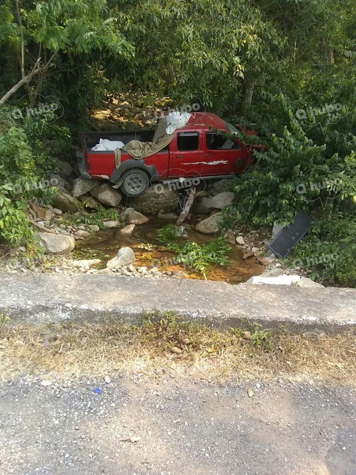 Accidente de tránsito deja varias féminas heridas en Aldea Granadita #Atlántida.