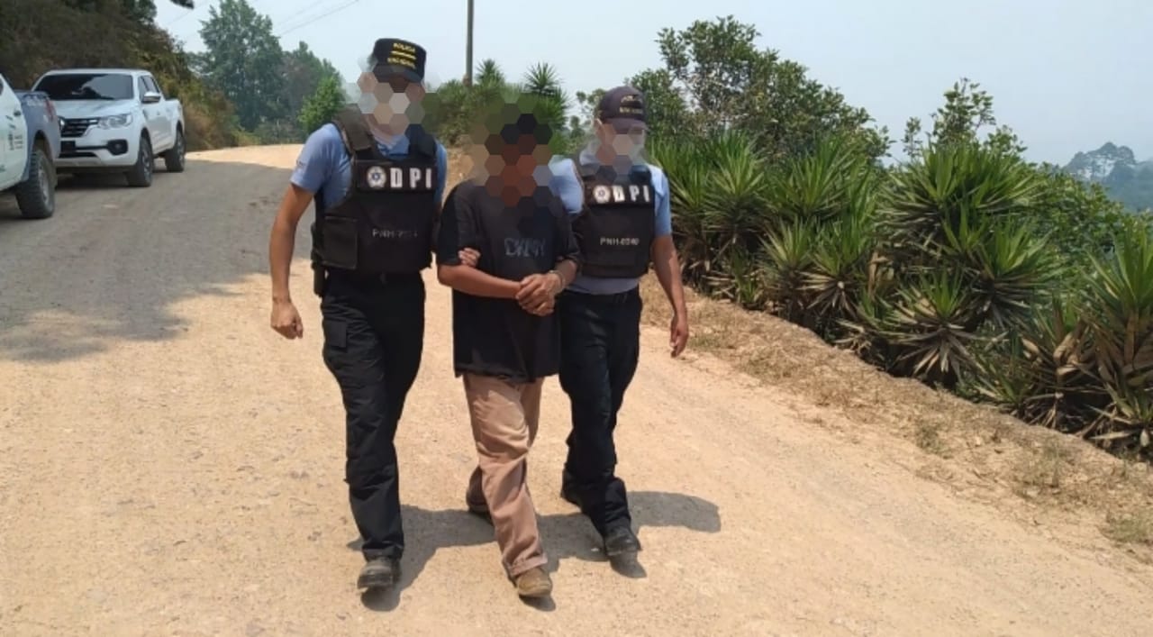 Hombre es detenido por ser sospechoso de homicidio.