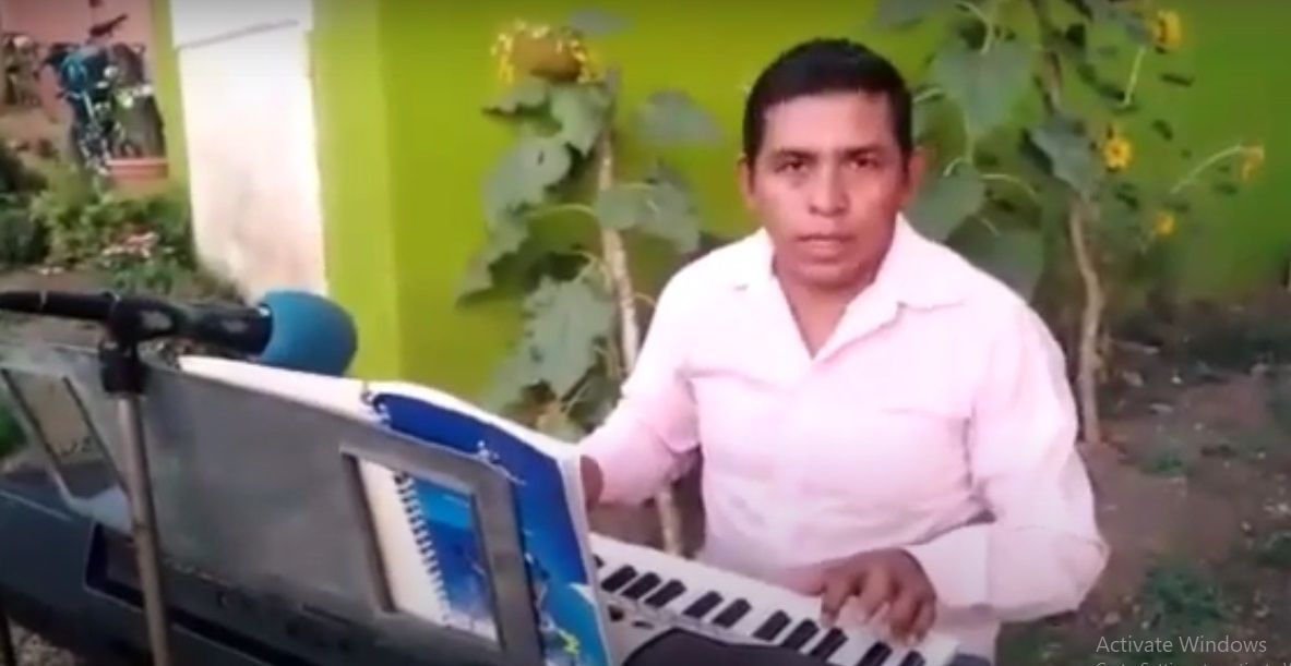 Corresponsal de Q´hubo TV compone canción sobre el coronavirus.