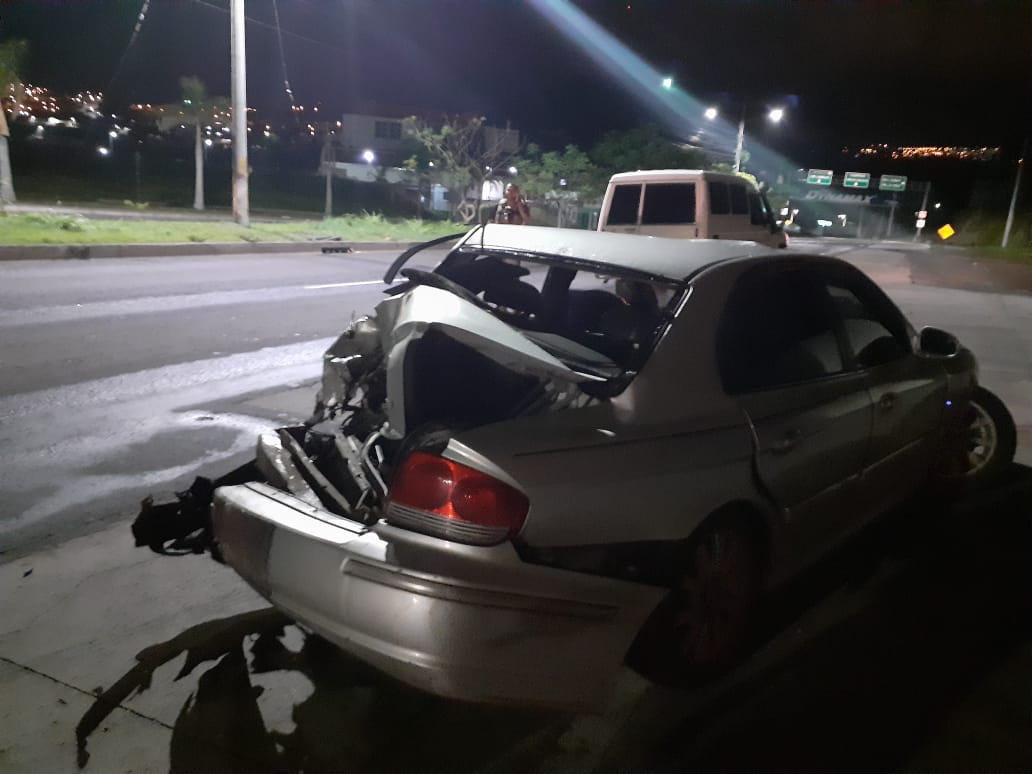 Periodista de Q'hubo TV se salva de milagro.