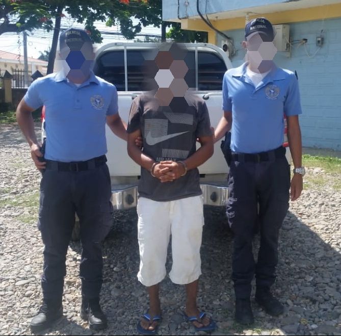 Hombre ofrece "jalón" a una joven de 17 años y la termina violando.