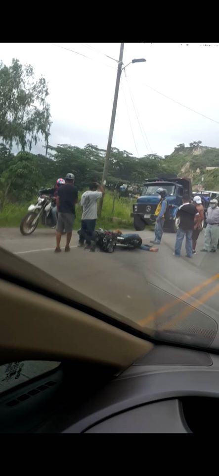 Una persona lesionada en accidente de tránsito.
