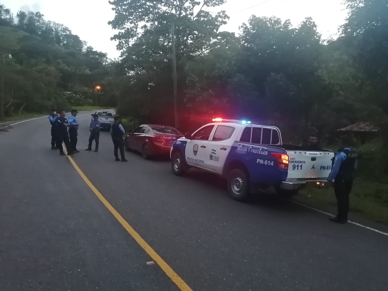 Recuperan vehículo con reporte de robo y capturan a supuesto criminal.