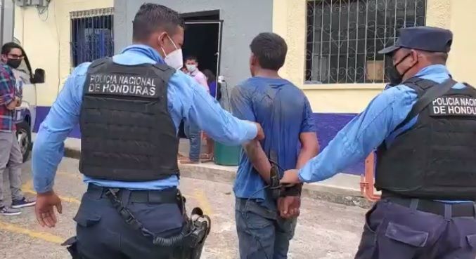 Le pegan su "Calentadita" a un hombre que asaltaba en Choluteca.