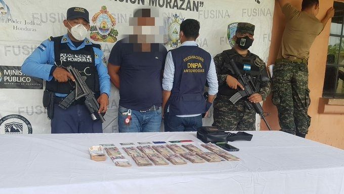 Autoridades policiales y militares detienen a ciudadano guatemalteco por lavado de activos
