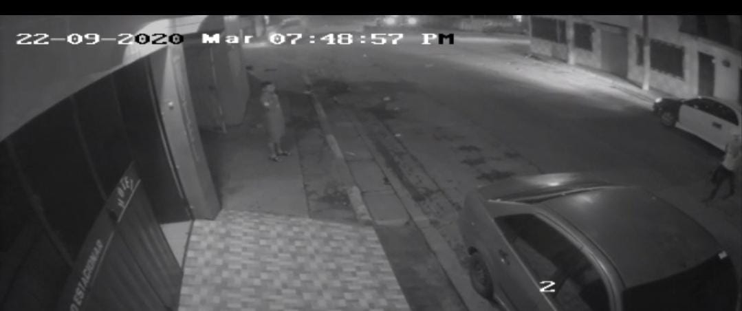 Sicarios en carro con sirenas policiales asesinan a una persona en Comayagüela.