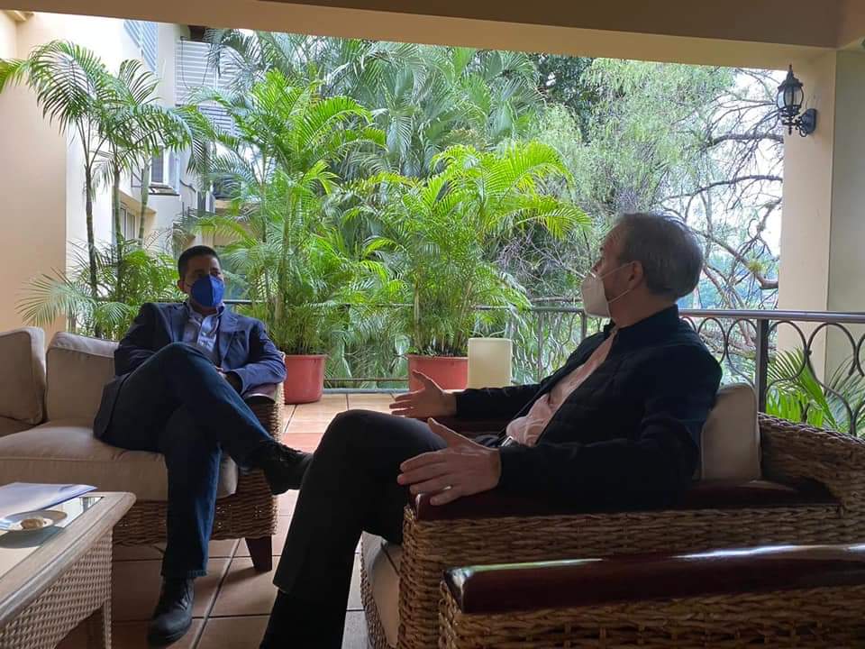 Reinaldo Sánchez pide a embajador de España misión observación para elecciones primarias del PNH