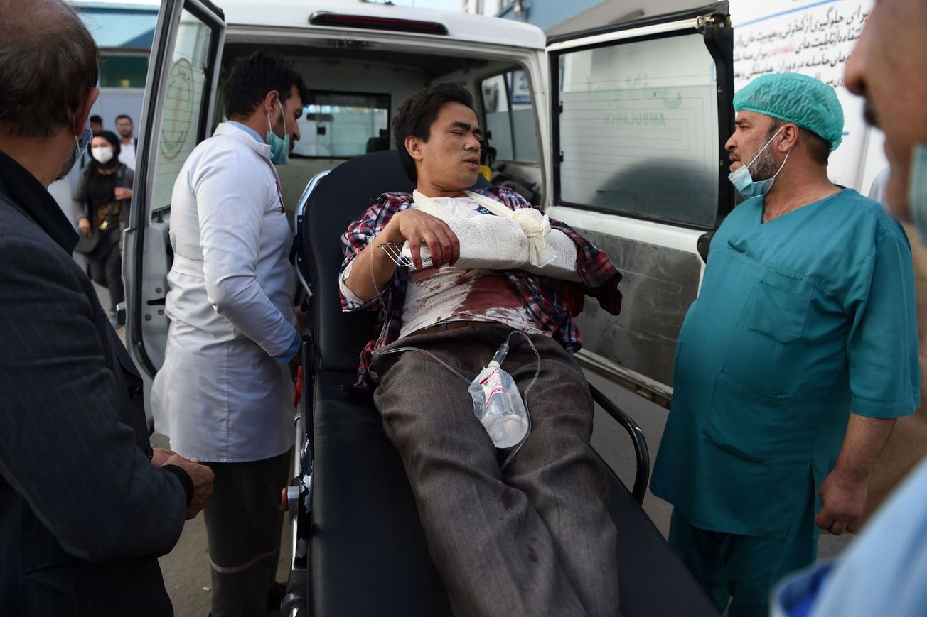 Cerca de veinte personas muertas en ataque terrorista en Kabul.