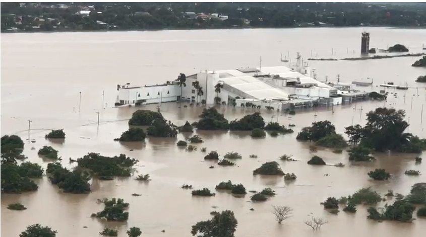 Nuevamente inundado el Aeropuerto Ramón Villeda Morales de La Lima.