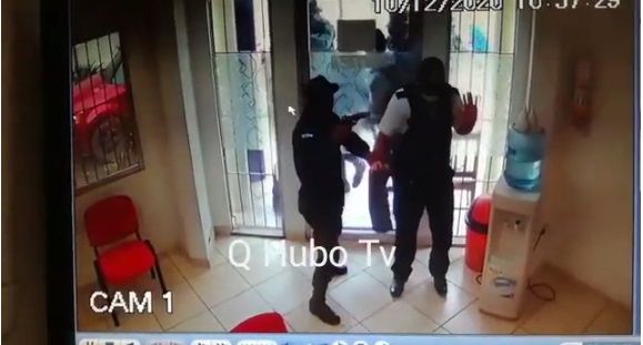 VIDEO: ¡De película! falsos militares asaltan un banco en Olanchito.