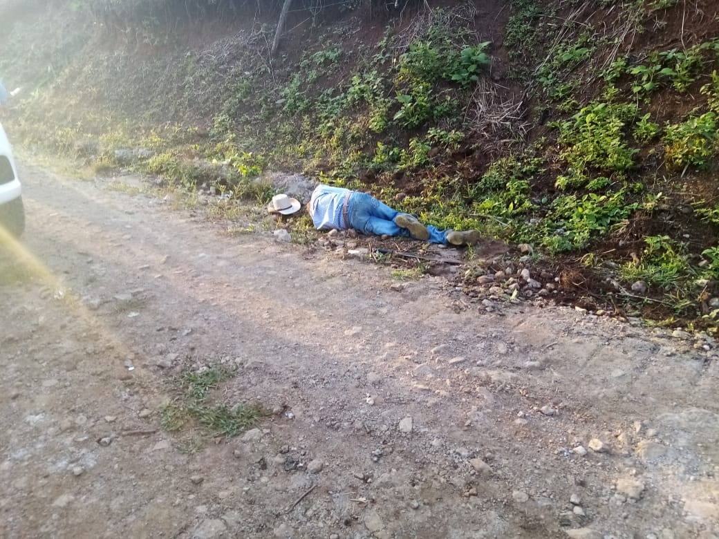 ¡A machetazos matan a un hombre en Intibcá!.