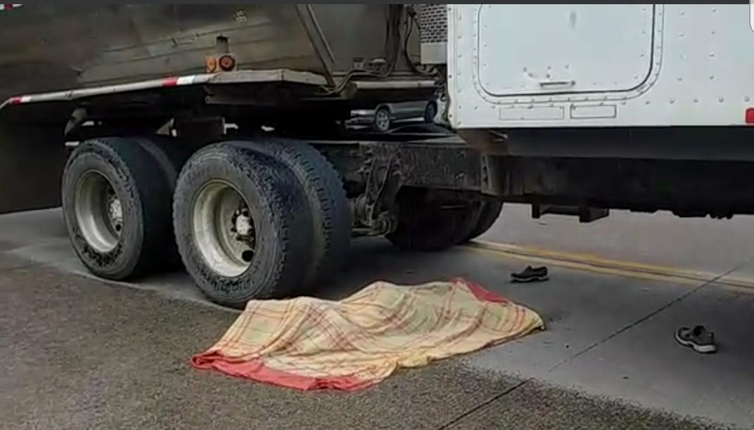 Mujer muere atropellada cuando huía de los golpes de su marido