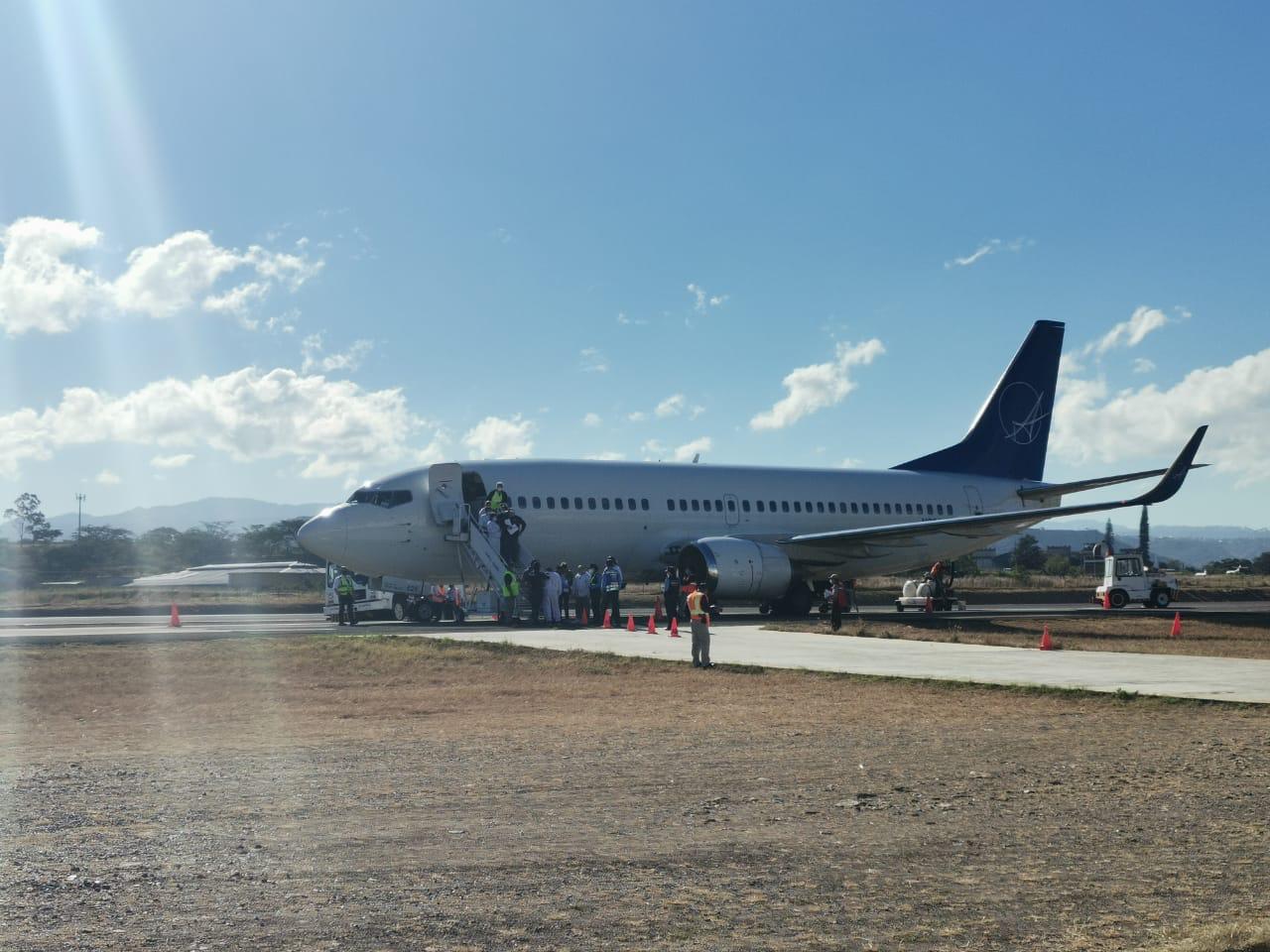 Vuelo con retornados llega al Toncontín procedente de los EE.UU.