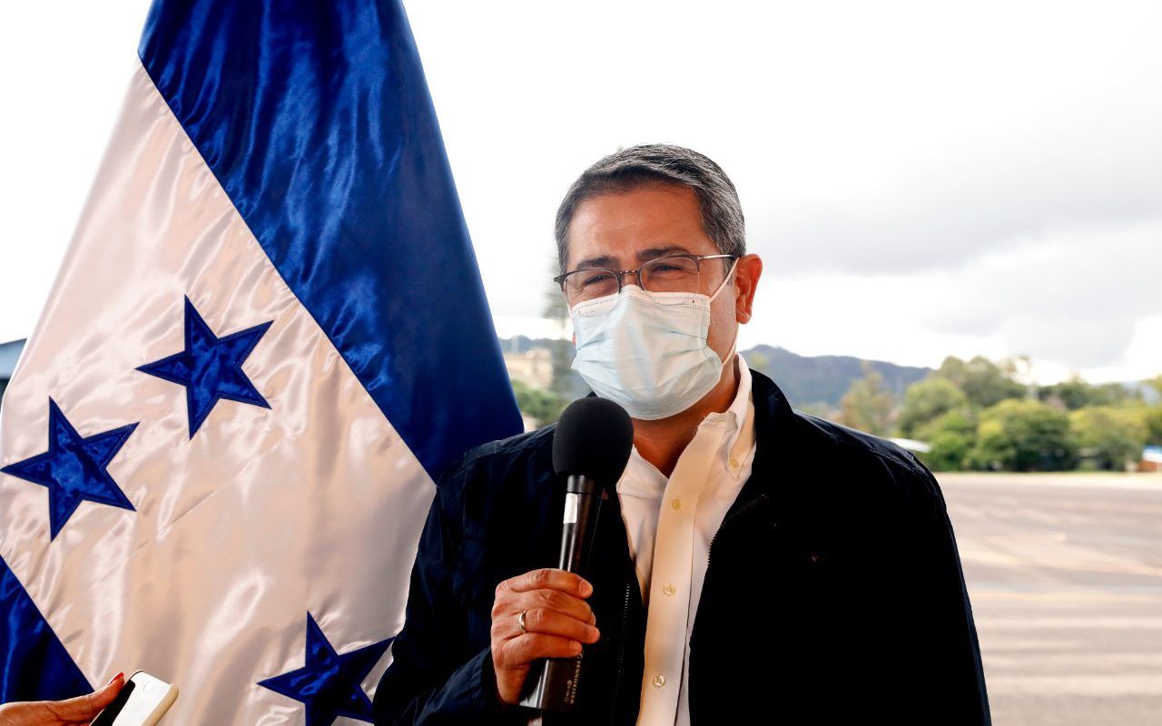 Gobierno de JOH traslada ayuda solidaria a Santa Bárbara