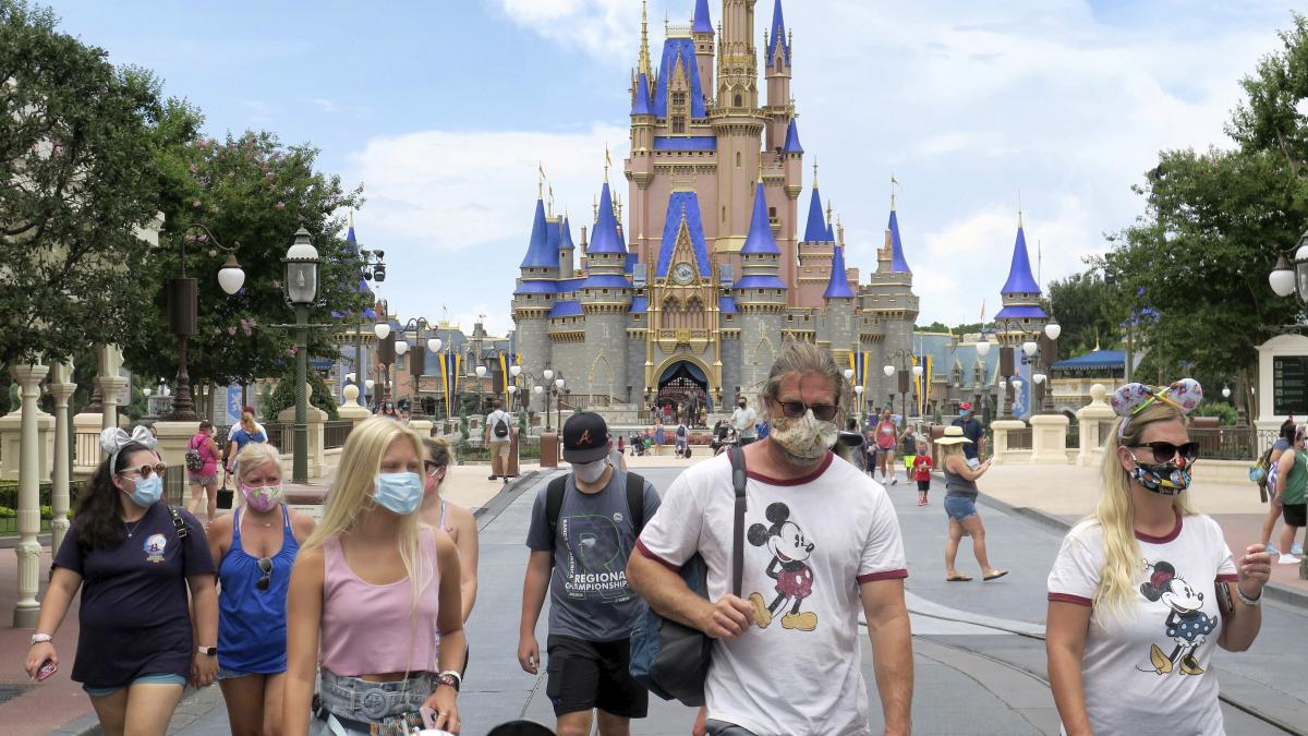 Mascarilla será de uso obligatorio en parques de Disney