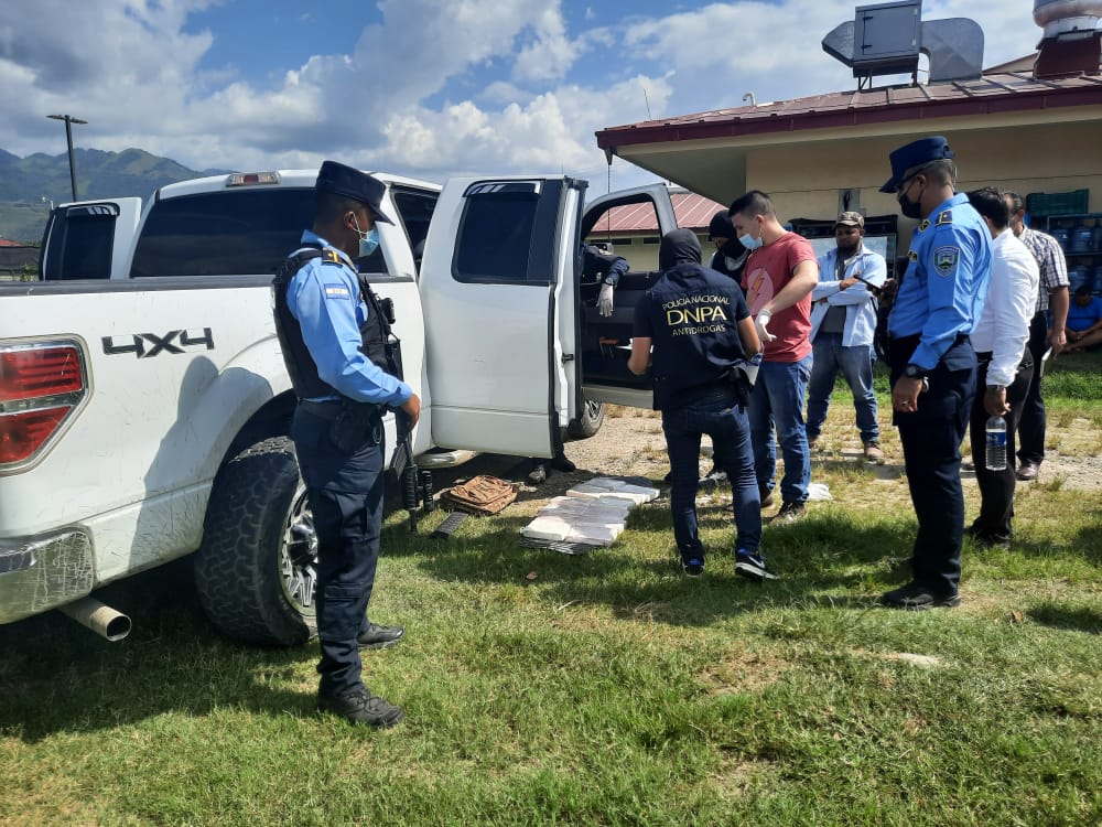 Decomisan 12 kilogramos de supuesto clorhidrato de cocaína