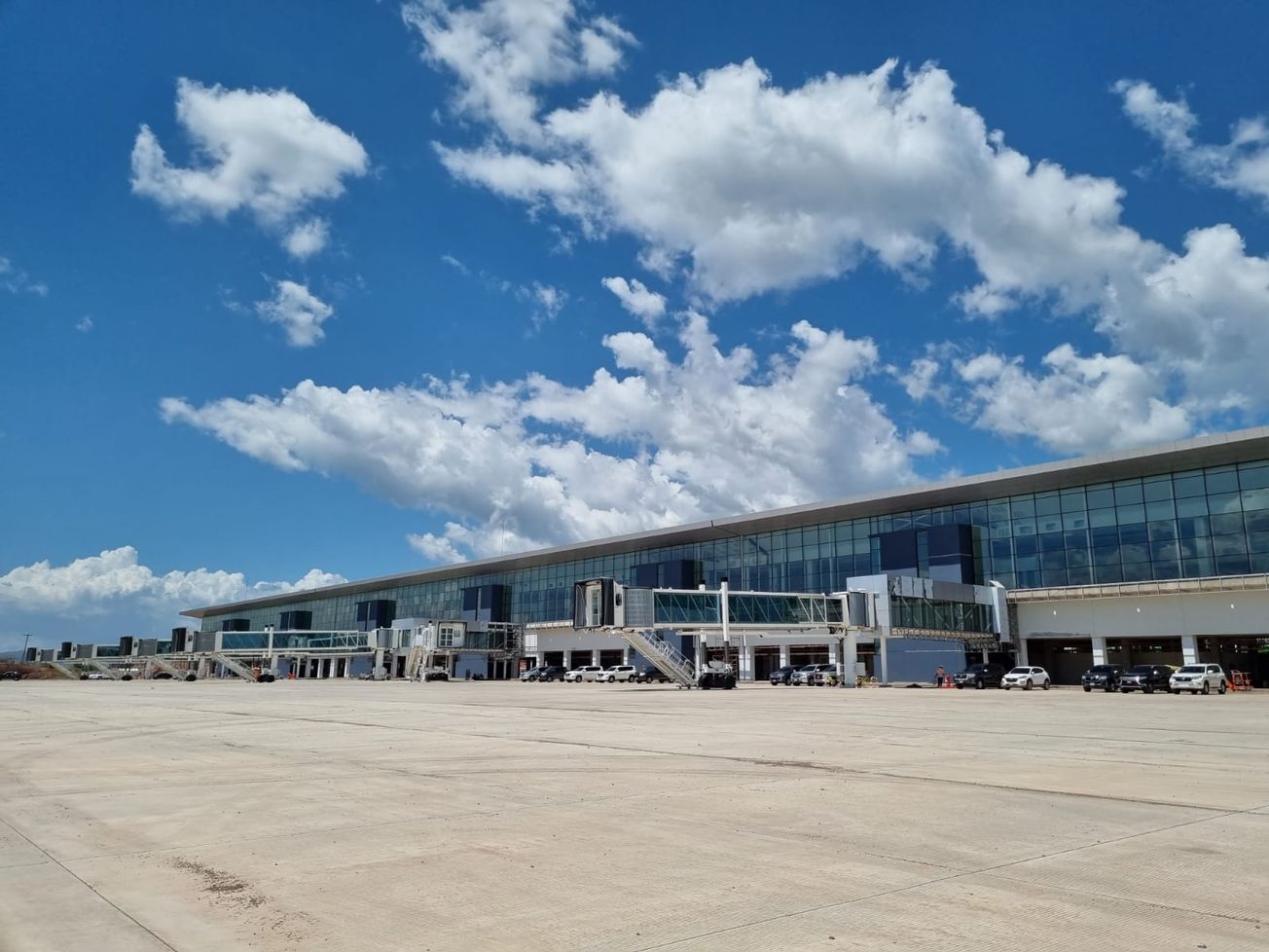 Maleteros, pasajeros y líneas aéreas con grandes expectativas por apertura de Palmerola