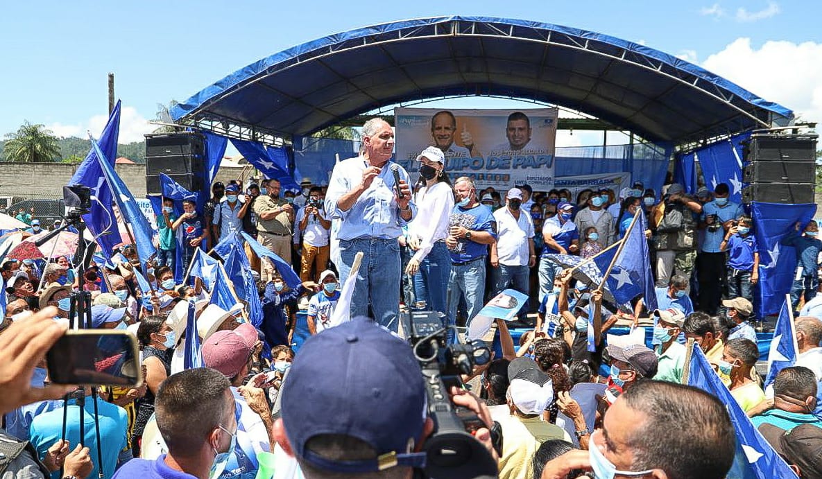 Papi en Santa Bárbara: “Estoy firme, listo para trabajar por Honduras”