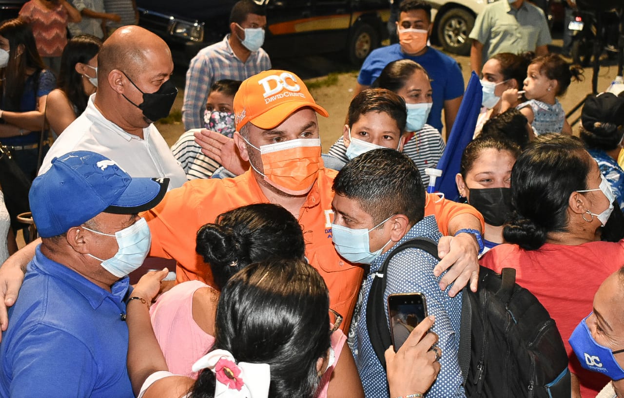 David Chávez quiere declarar a las colonias de la capital, libres de las calles de tierra y problemas de agua