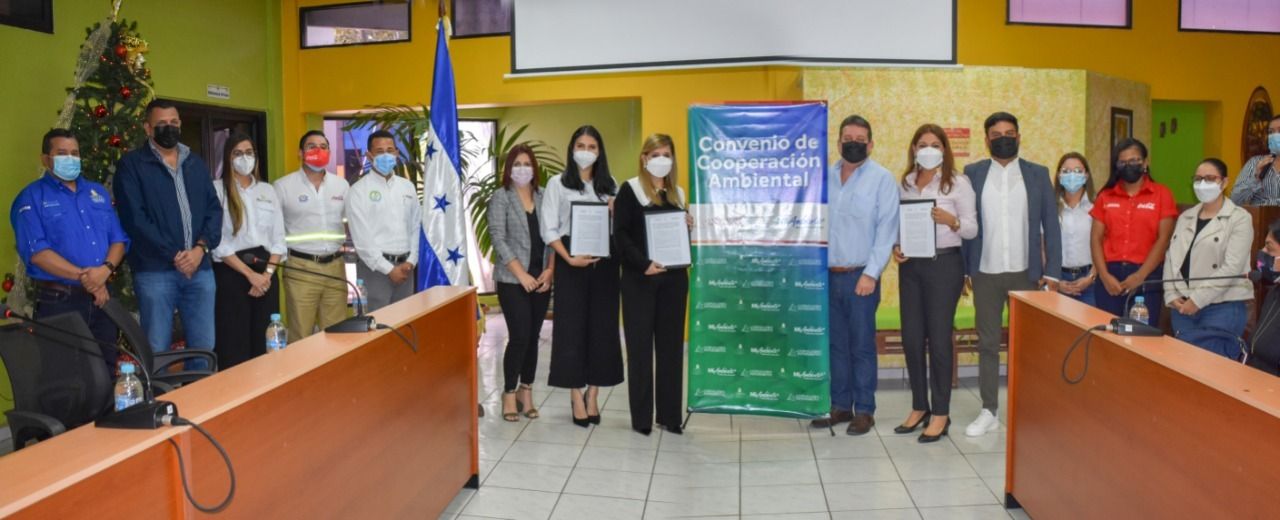Cervecería Hondureña y MiAmbiente+ firman importante convenio ambiental