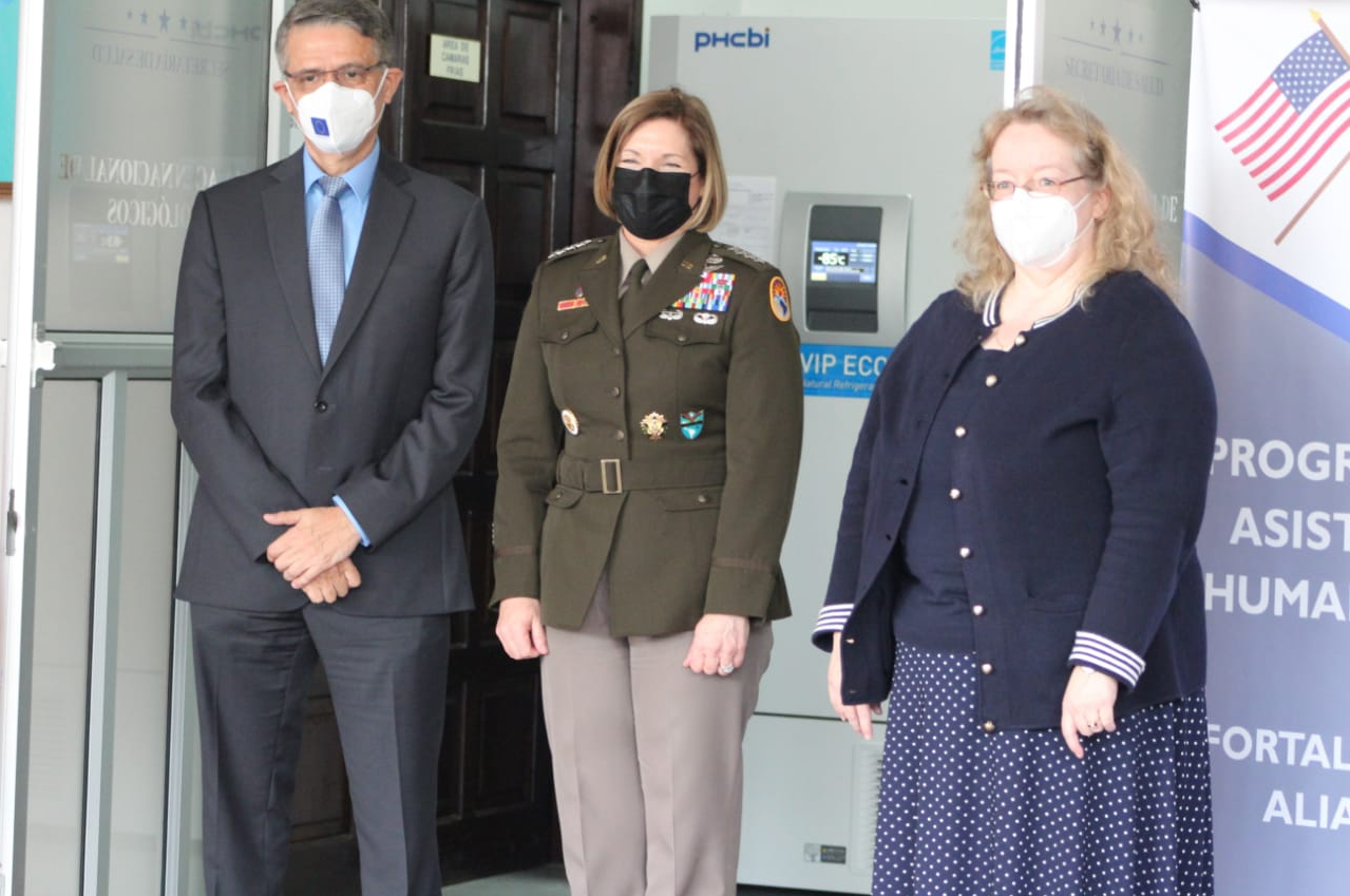 Salud recibe 18 equipos de ultra baja temperatura para almacenar vacuna Pfizer