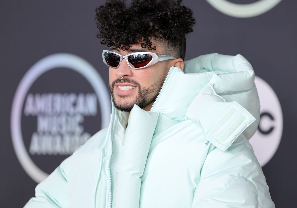 Abuela dona ahorros a su nieta para que asista a concierto de Bad Bunny