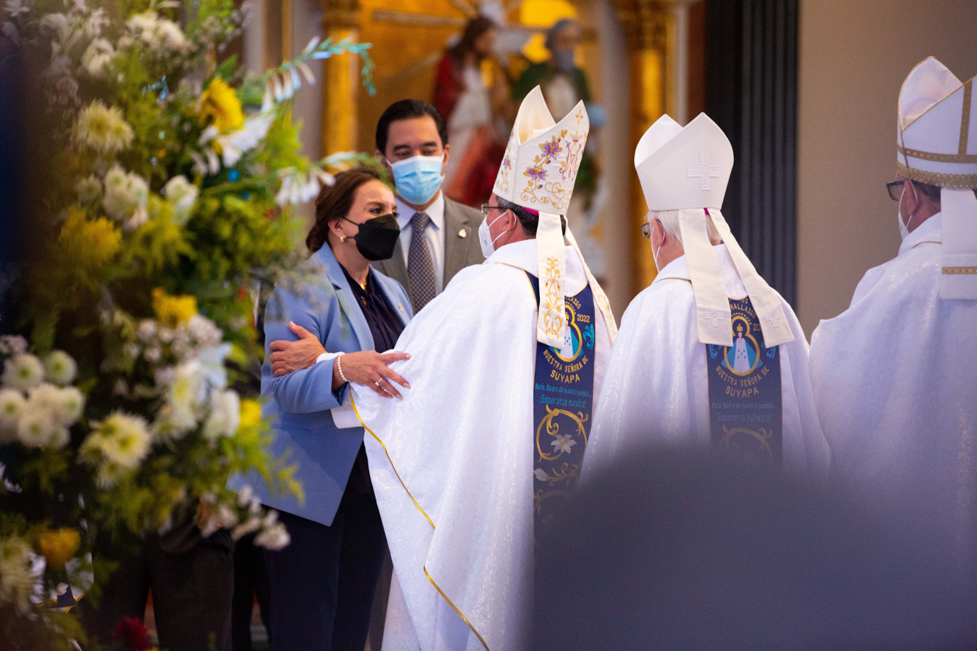 Presidenta Xiomara Castro asiste a ceremonia de celebración por el hallazgo de la Virgen de Suyapa