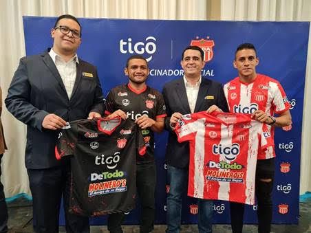 Tigo Sports firma nueva alianza con el Club deportivo Vida para derechos de transmisión exclusiva
